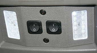 Стельова консоль салону Toyota Hilux 15+ BRCHI15 - Фото 1