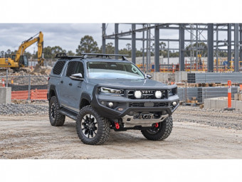 Передній бампер Spartan для Toyota Hilux 2026+ без парктроніків SA345BL346