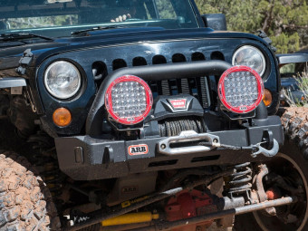 Передній "короткий" захист JEEP WRANGLER JK 07-18 (текcтурована фарба) ARB 3450430 - Фото 1