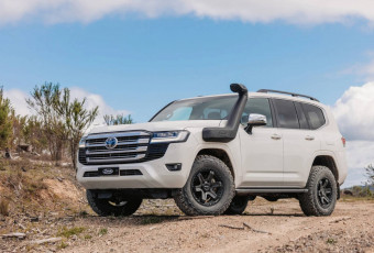 Виносний повітрозабірник (шноркель) SAFARI ARMAX Toyota LC300 21+ SS98HP