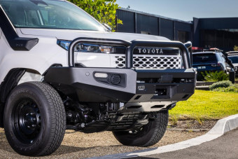 Стальной силовой бампер ARB Commercial Bull Bar 3414780 для Toyota Hilux 2026+, совместимый с лебёдкой - Фото 7