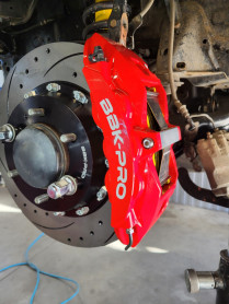 Комплект великих гальм USK Forged 6 поршнів з комплектом 2-составних г. дисків 355/32 мм, з насічками і перфорацією, Toyota Tacoma/Hilux 15+, передній - Фото 5