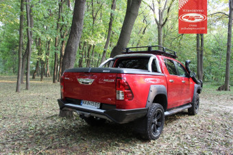 Кришка багажного відсіку PROFORM Tango без дуг (чорна, гладка) TOY HILUX 15+ SLVS09 - Фото 1