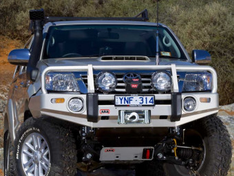 Передній захист ARB TOY HILUX 05-11 без расш. крыла  ARB 3414300