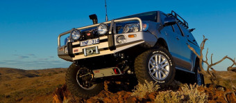 Передній захист ARB Deluxe TOY HILUX 11-15 до авто з росш. крила/LED поворот. та габарит. вогнями ARB 3414520 - Фото 1