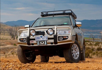 Передній захист Winch Deluxe Mitsubishi Pajero Sport 10-13 ARB 3435300
