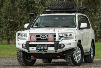 Передня захист Summit для Toyota Land Cruiser 200 2015+ (LED поворотники і габарити) ARB3415220